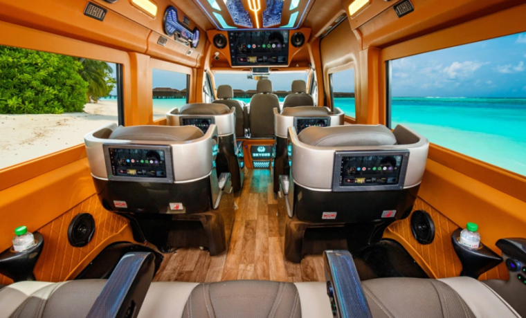 xe limousine đưa đón