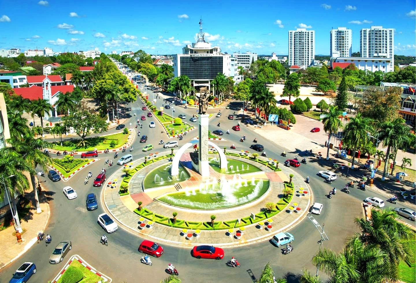 <span> 08:00 </span>Morning (Buổi sáng) Bắt đầu Đón khách. Ngã 6 Ban Mê: Check-in. Bảo tàng Đắk Lắk: Tìm hiểu văn hóa. Biệt điện Bảo Đại: Tham quan dấu ấn lịch sử.